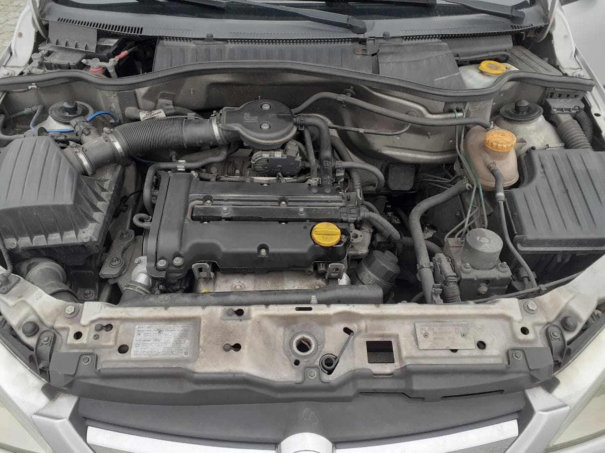 Opel Corsa 1.2 · Ano 2004 — imagen 7