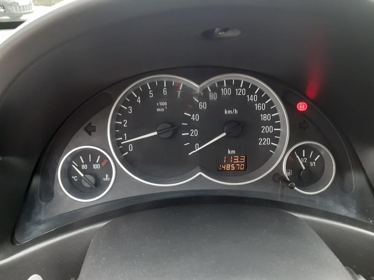 Opel Corsa 1.2 · Ano 2004 — imagen 19
