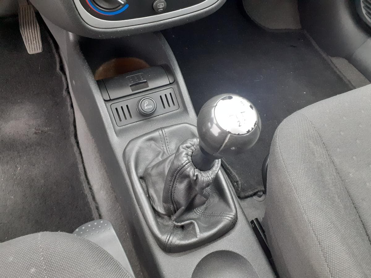 Opel Corsa 1.2 · Ano 2004 — imagen 22