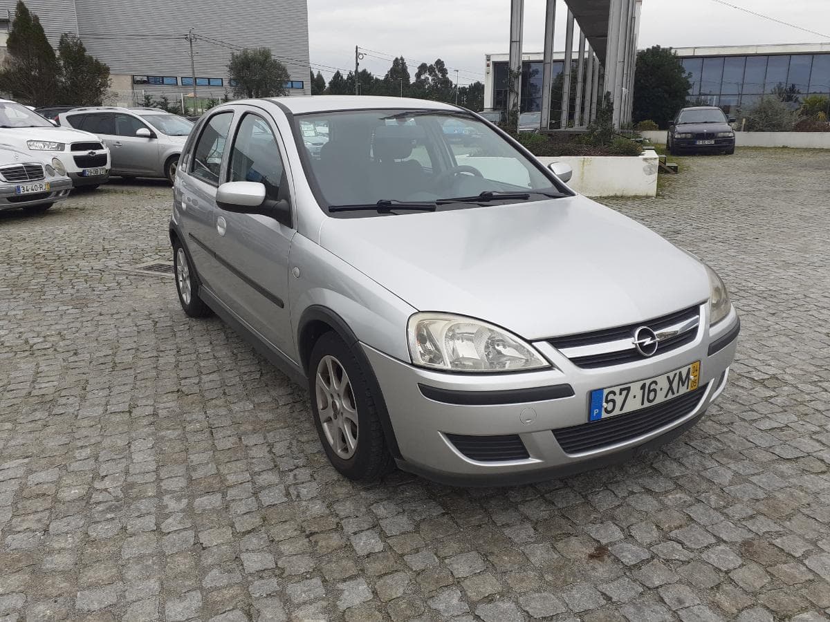Opel Corsa 1.2 · Ano 2004 — imagen 3