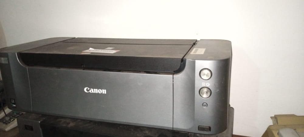 Impressora HP Laserjet + Impressora CANON Pro 9000 Mark II  ·