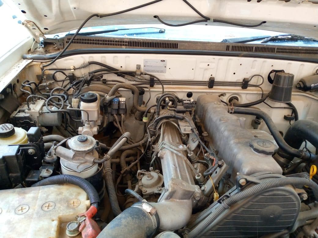 Pneus  + Ford Ranger XLT 2.5TD  · — imagen 8