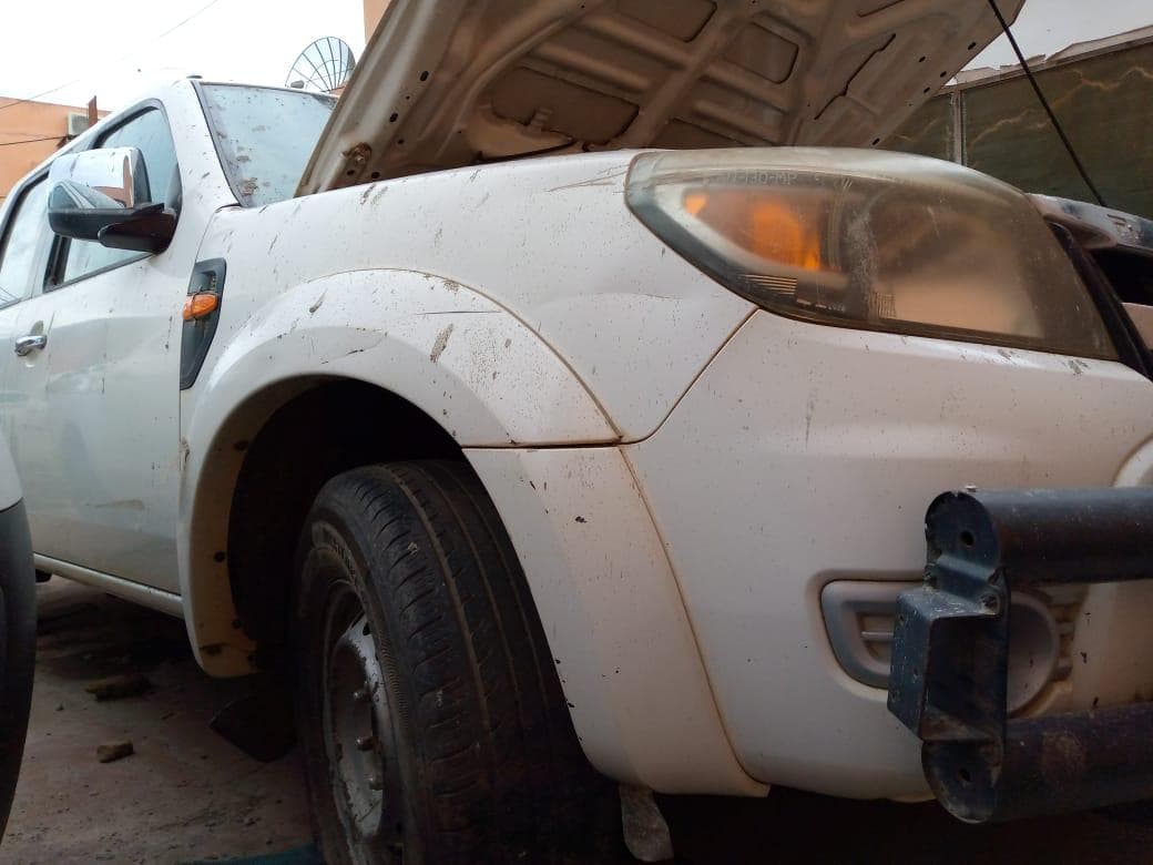 Pneus  + Ford Ranger XLT 2.5TD  · — imagen 10
