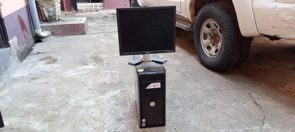 Equipo Dell Optiplex 380 Con monitor + Equipo Dell Optiplex 320 Con monitor ·