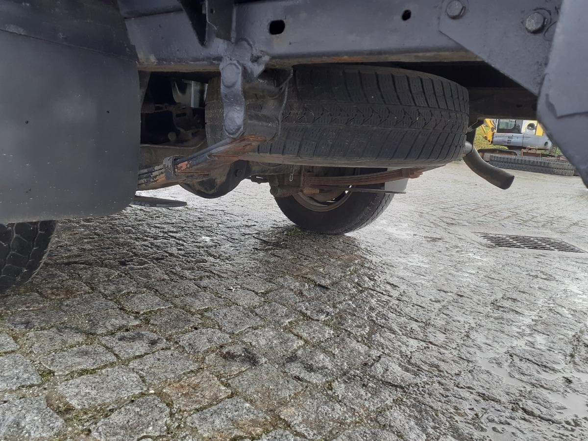 Mitsubishi L200 2.5 TD · 4 Lugares — image 8