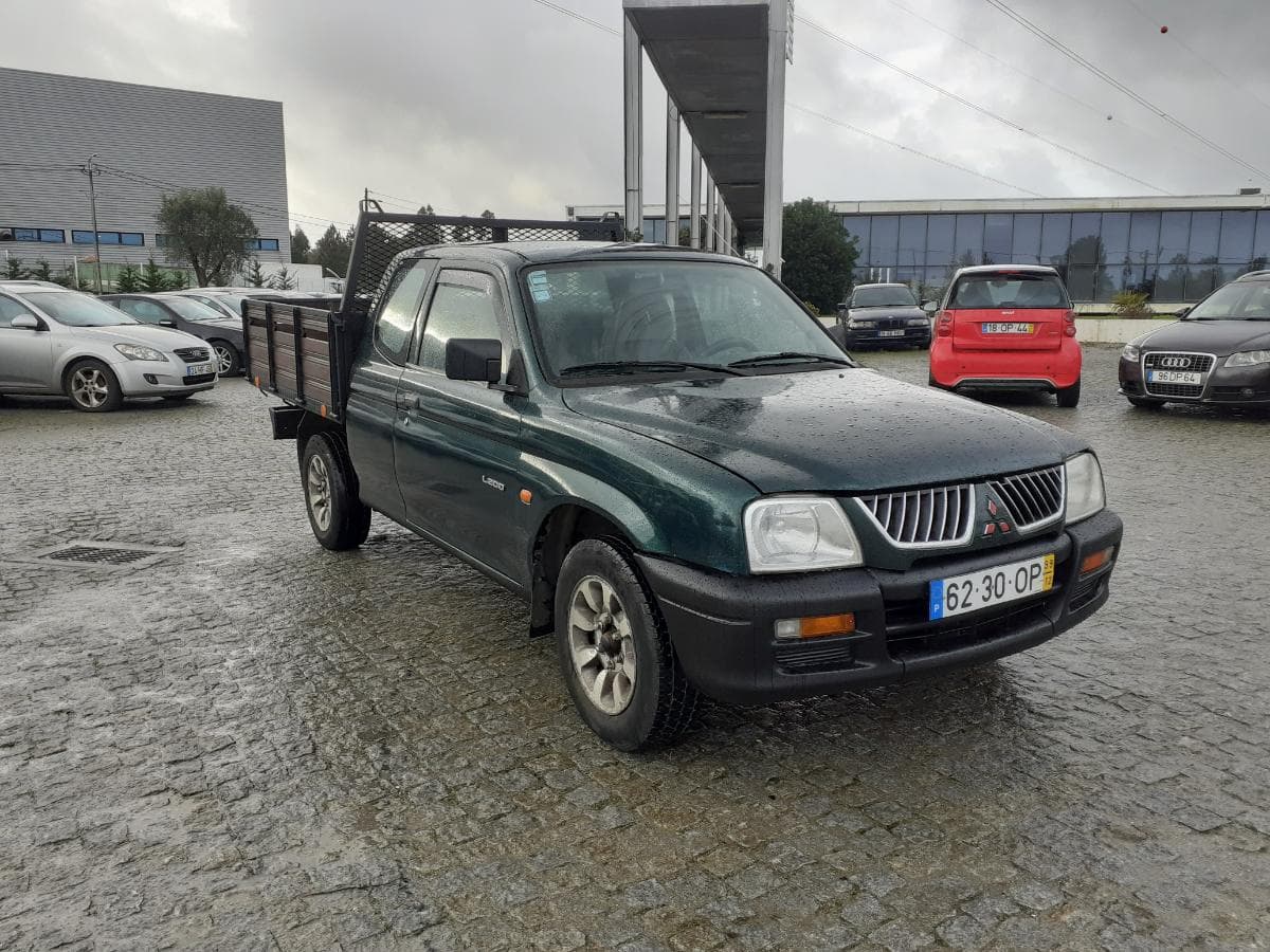 Mitsubishi L200 2.5 TD · 4 Lugares — image 1