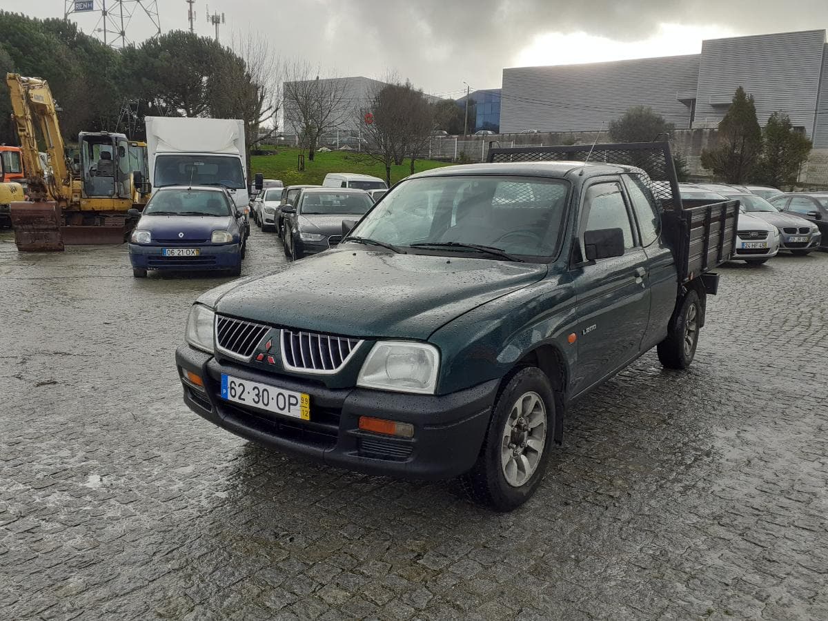 Mitsubishi L200 2.5 TD · 4 Lugares — image 3