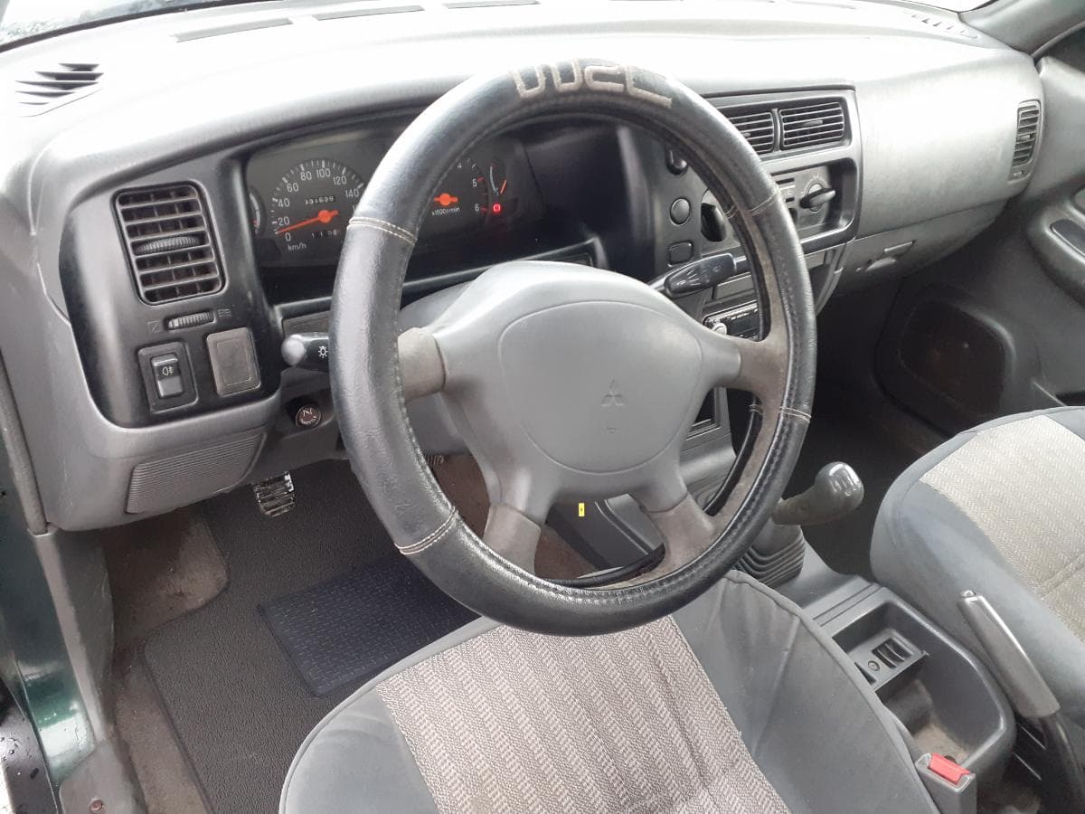 Mitsubishi L200 2.5 TD · 4 Lugares — image 14