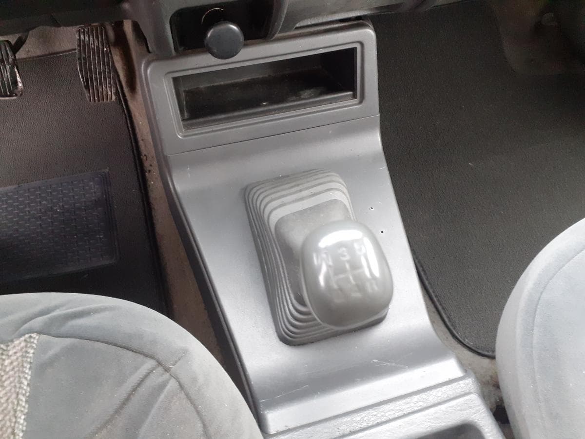 Mitsubishi L200 2.5 TD · 4 Lugares — image 15