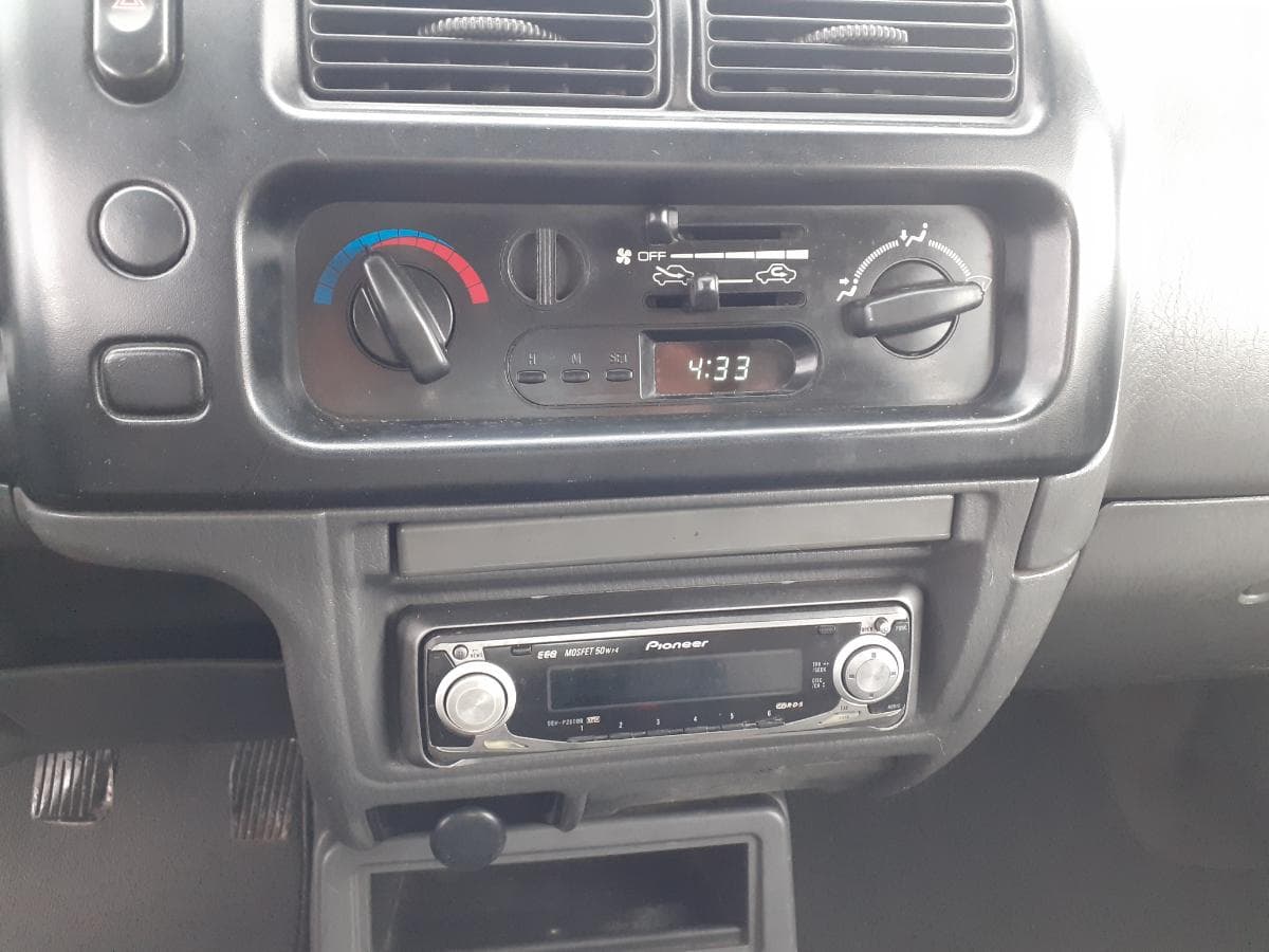 Mitsubishi L200 2.5 TD · 4 Lugares — image 18