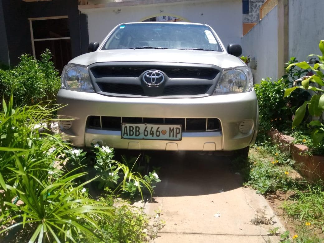 Toyota Hilux ·