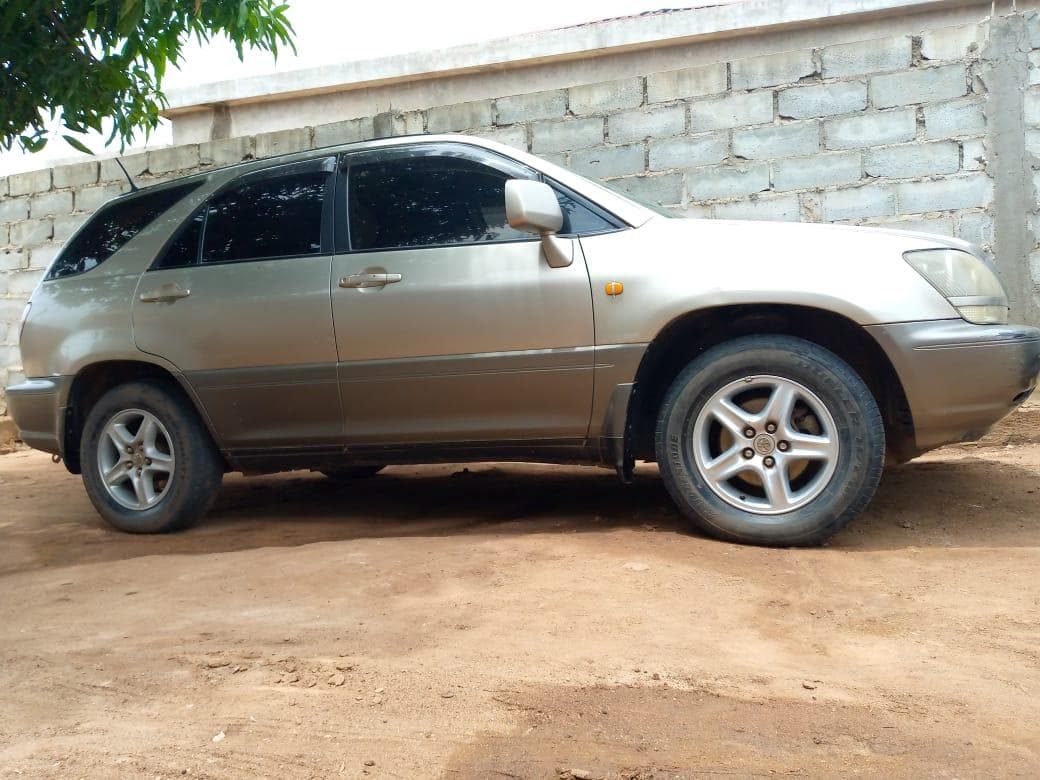 Toyota Harrier · — imagem 8