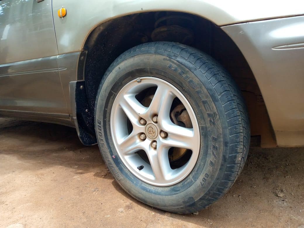 Toyota Harrier · — imagem 14