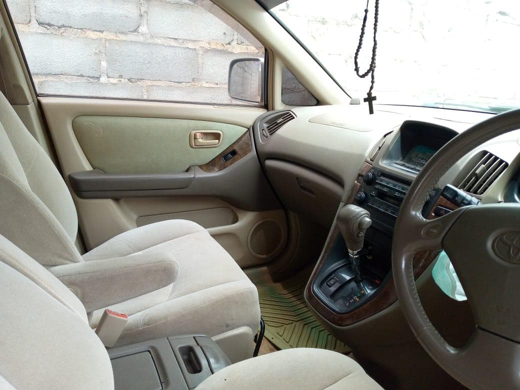 Toyota Harrier · — imagem 18