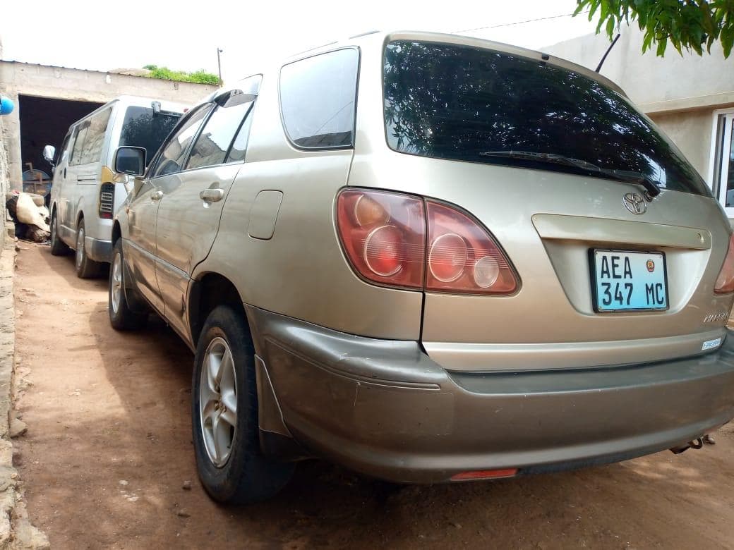 Toyota Harrier · — imagem 21