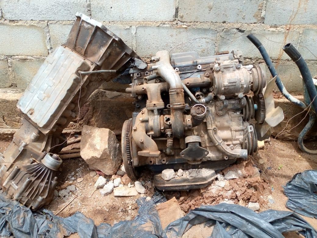 Motor e Caixa de Velocidade · — image 1