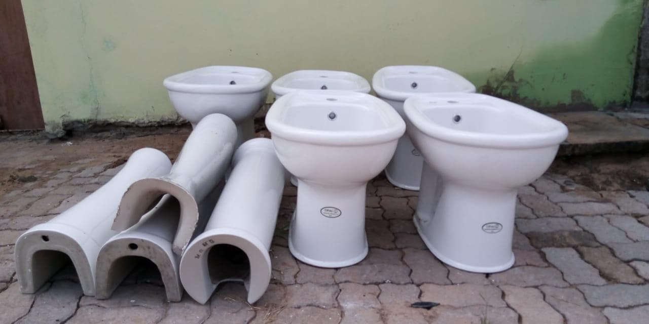 Sanitaires ·