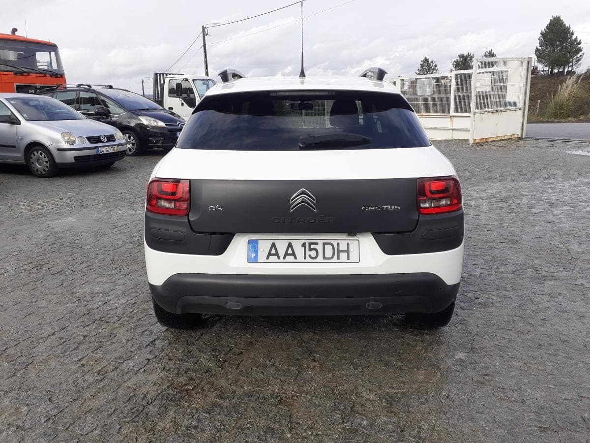 Citroën C4 Cactus 1.6 HDI · Ano 2016 — imagen 5