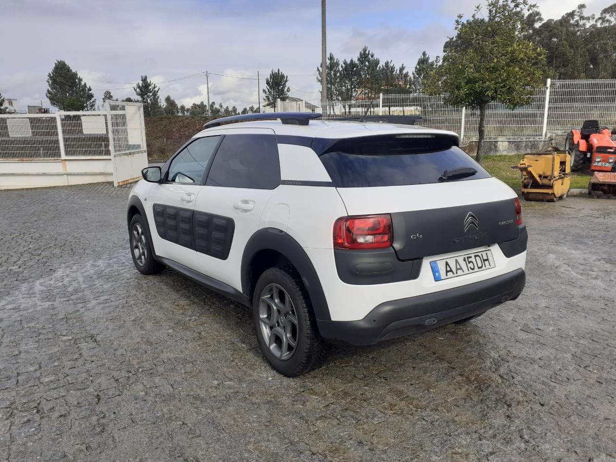Citroën C4 Cactus 1.6 HDI · Ano 2016 — imagen 4