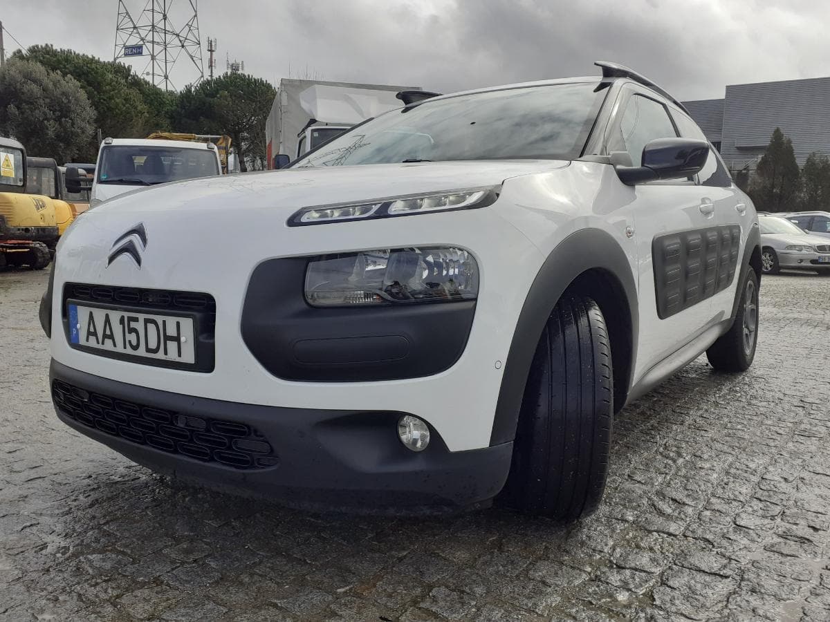 Citroën C4 Cactus 1.6 HDI · Ano 2016 — imagen 15
