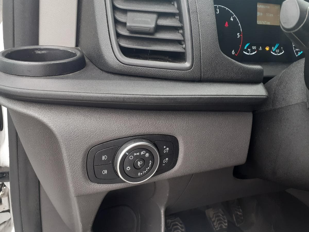 Ford Transit Custom 2.0 TDCI · Ano 2018 — imagen 21