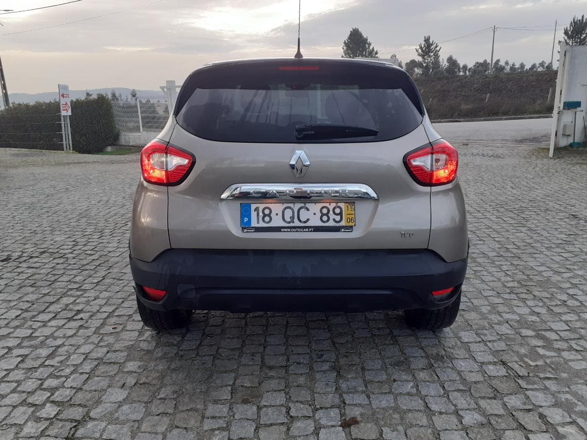 Renault Captur 0.9 TCE · Ano 2015 18-QC-89 — imagen 5