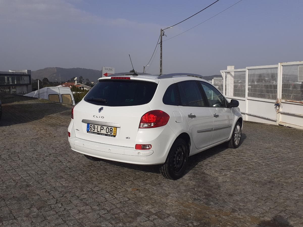 Renault Clio 1.5 DCI · Ano 2011 — image 6