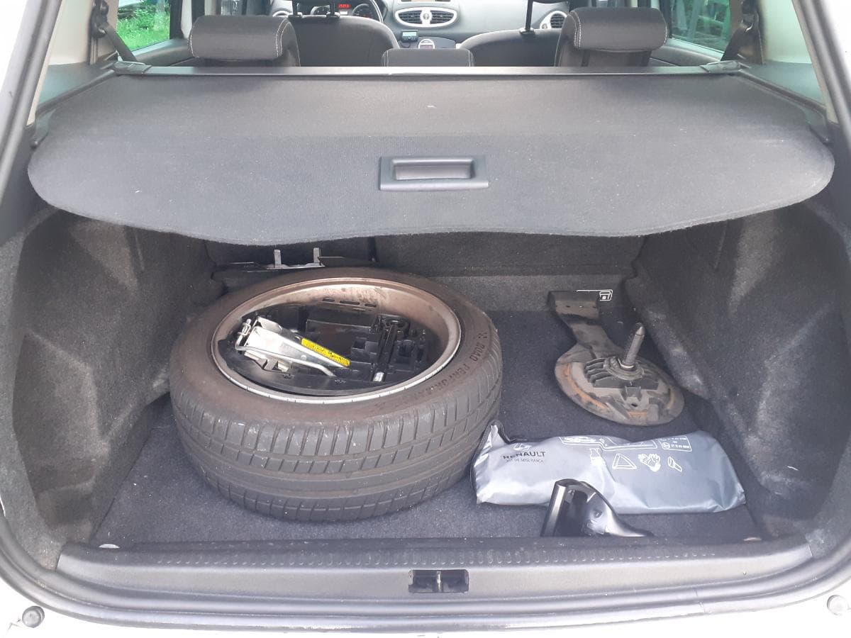 Renault Clio 1.5 DCI · Ano 2011 — image 8