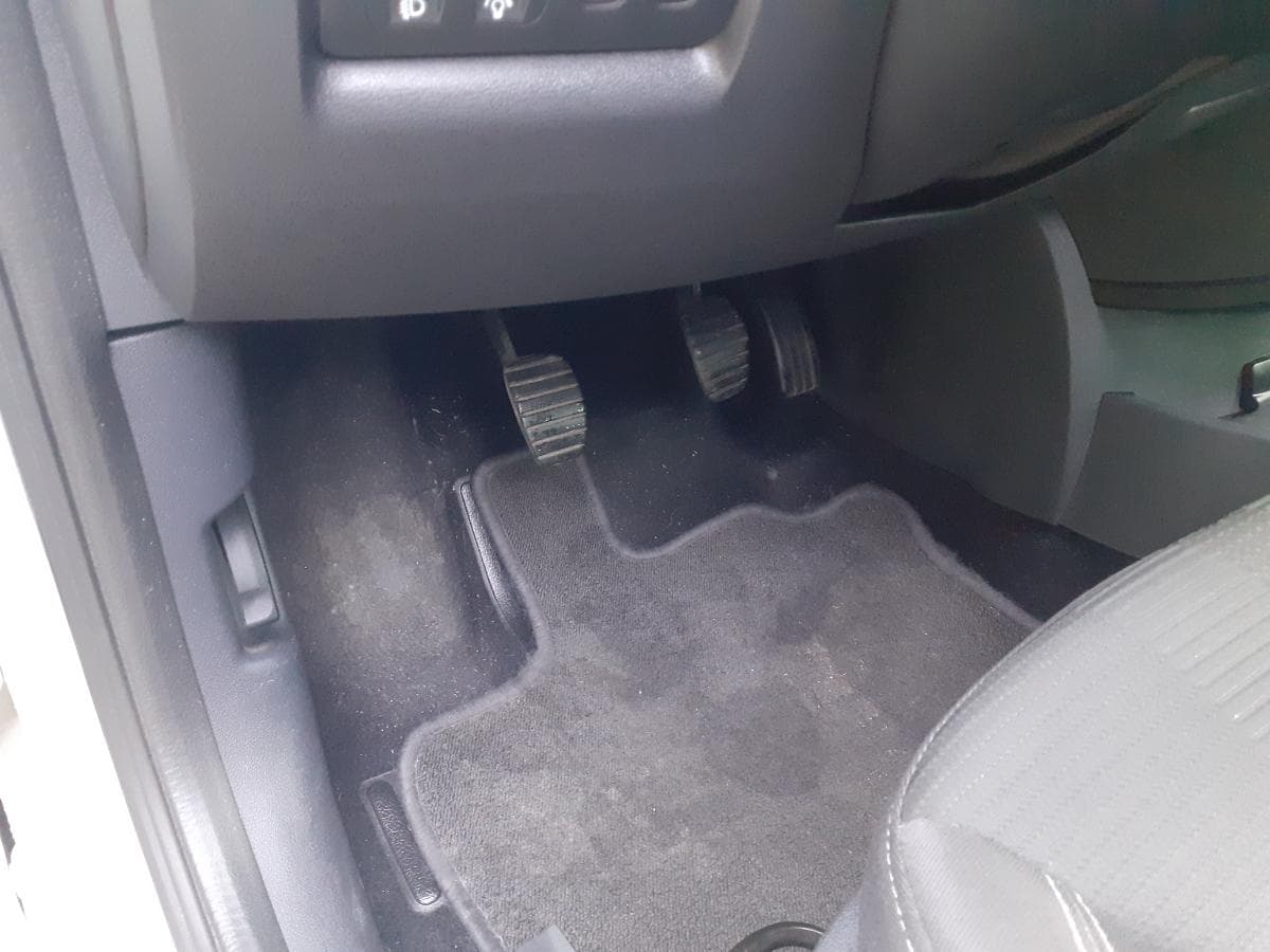 Renault Clio 1.5 DCI · Ano 2011 — image 22