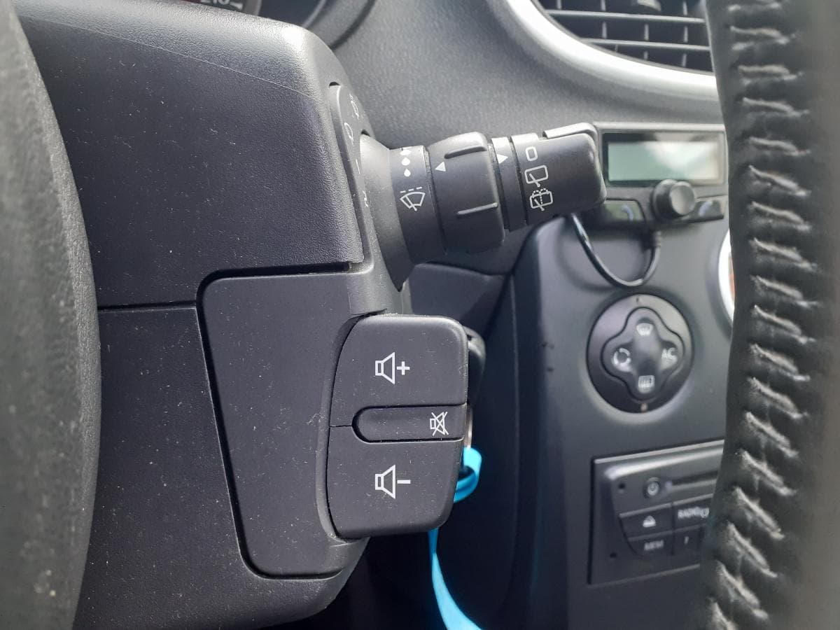 Renault Clio 1.5 DCI · Ano 2011 — image 29