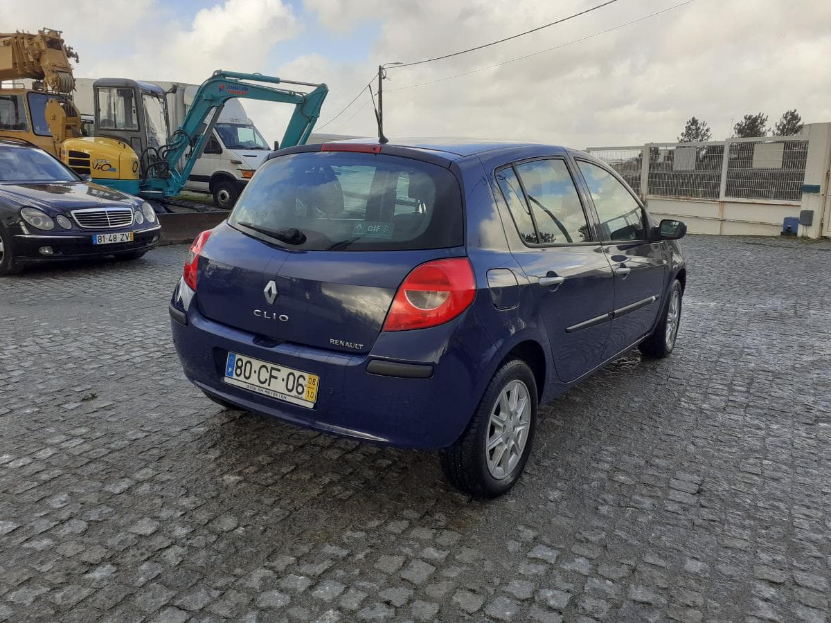 Renault Clio 1.5 DCI · Ano 2006 80-CF-06 — imagen 6