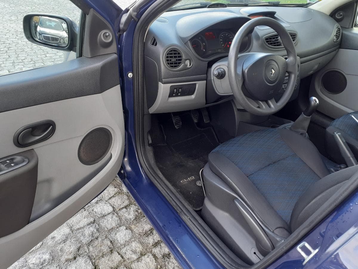Renault Clio 1.5 DCI · Ano 2006 80-CF-06 — imagen 13