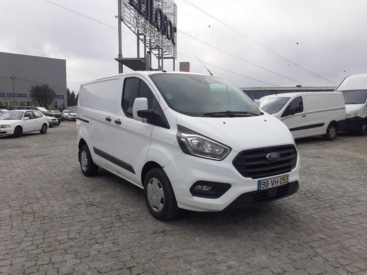 Ford Transit Custom · Ano 2018 — image 1