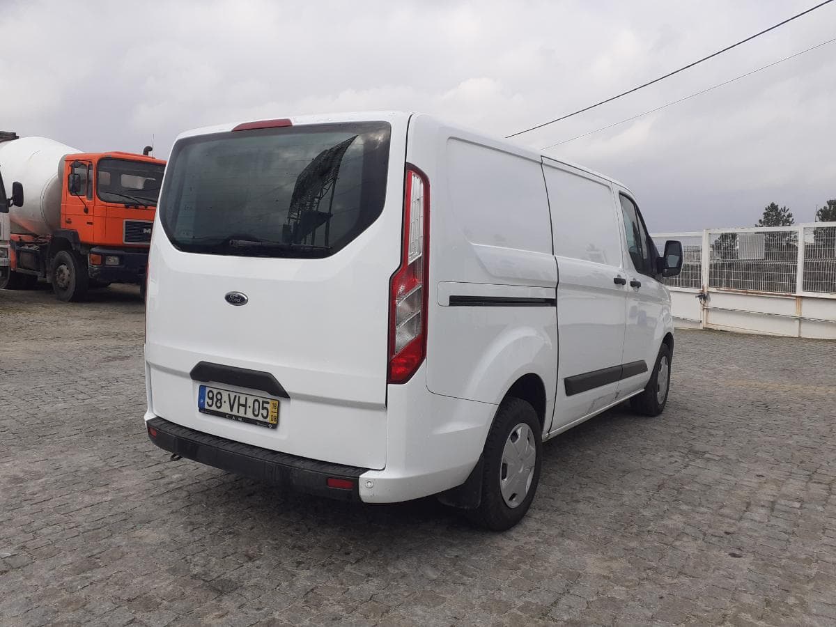Ford Transit Custom · Ano 2018 — image 4