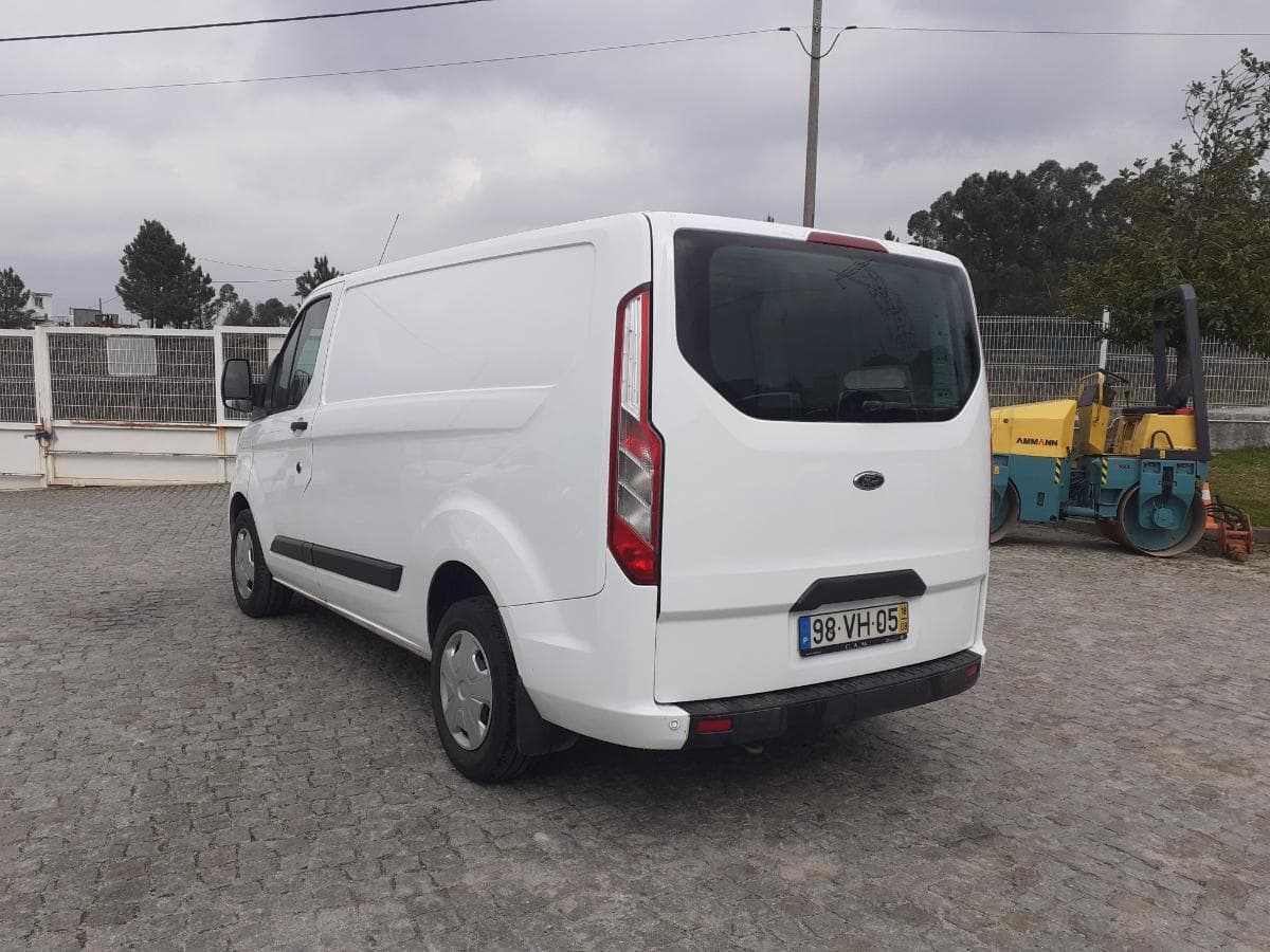 Ford Transit Custom · Ano 2018 — image 6