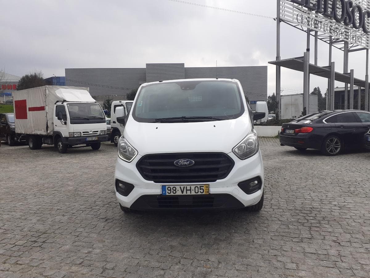 Ford Transit Custom · Ano 2018 — image 2