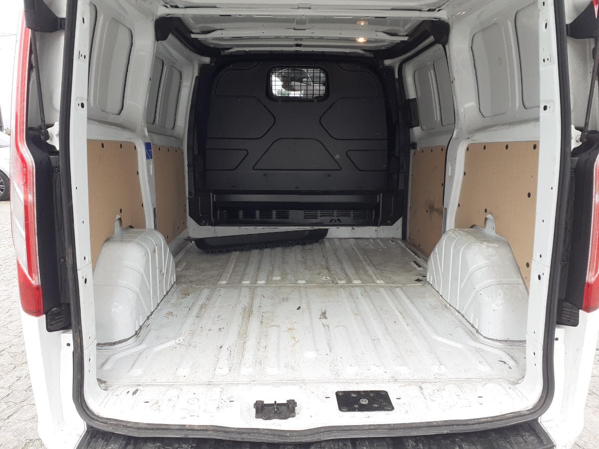 Ford Transit Custom · Ano 2018 — image 12