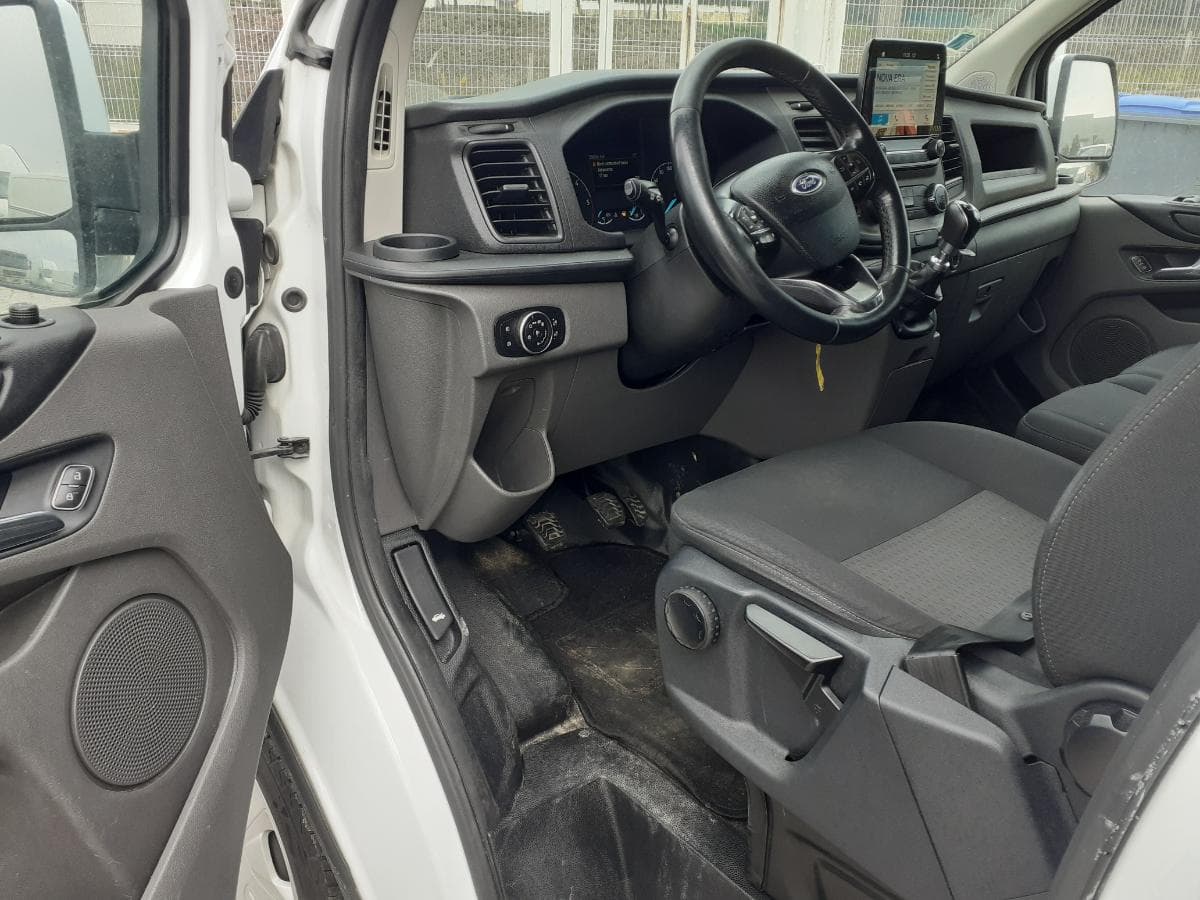 Ford Transit Custom · Ano 2018 — image 14