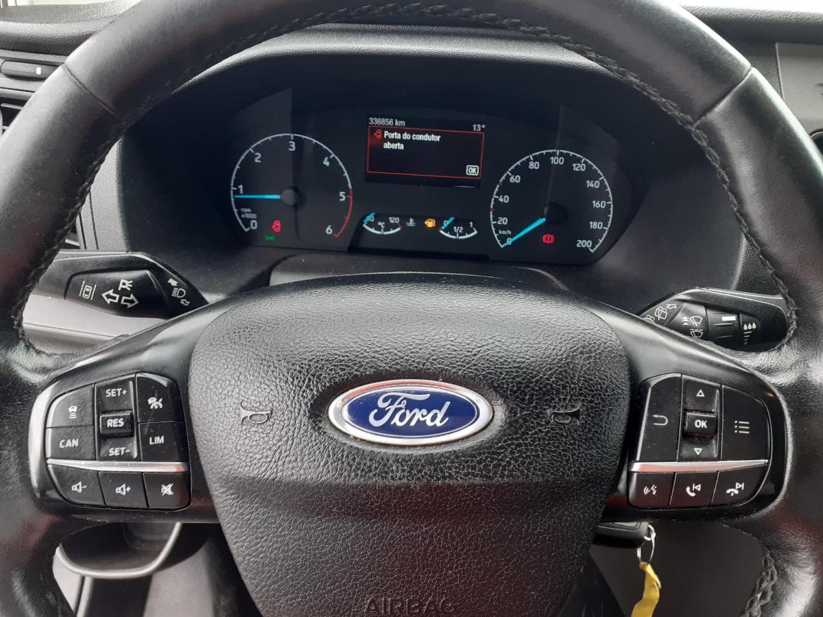 Ford Transit Custom · Ano 2018 — image 19