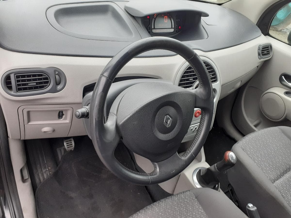 Renault Modus 1.2 · Ano 2005 — imagen 21