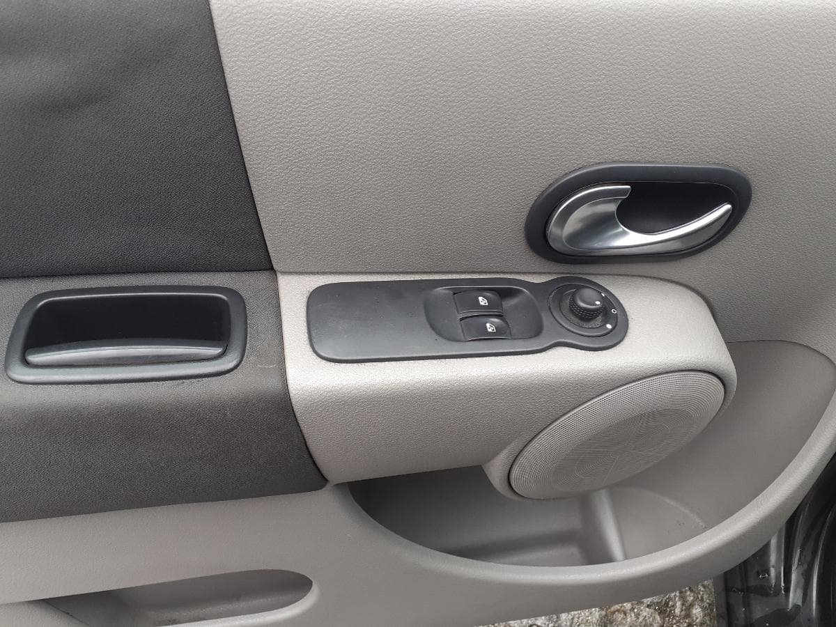 Renault Modus 1.2 · Ano 2005 — imagen 19