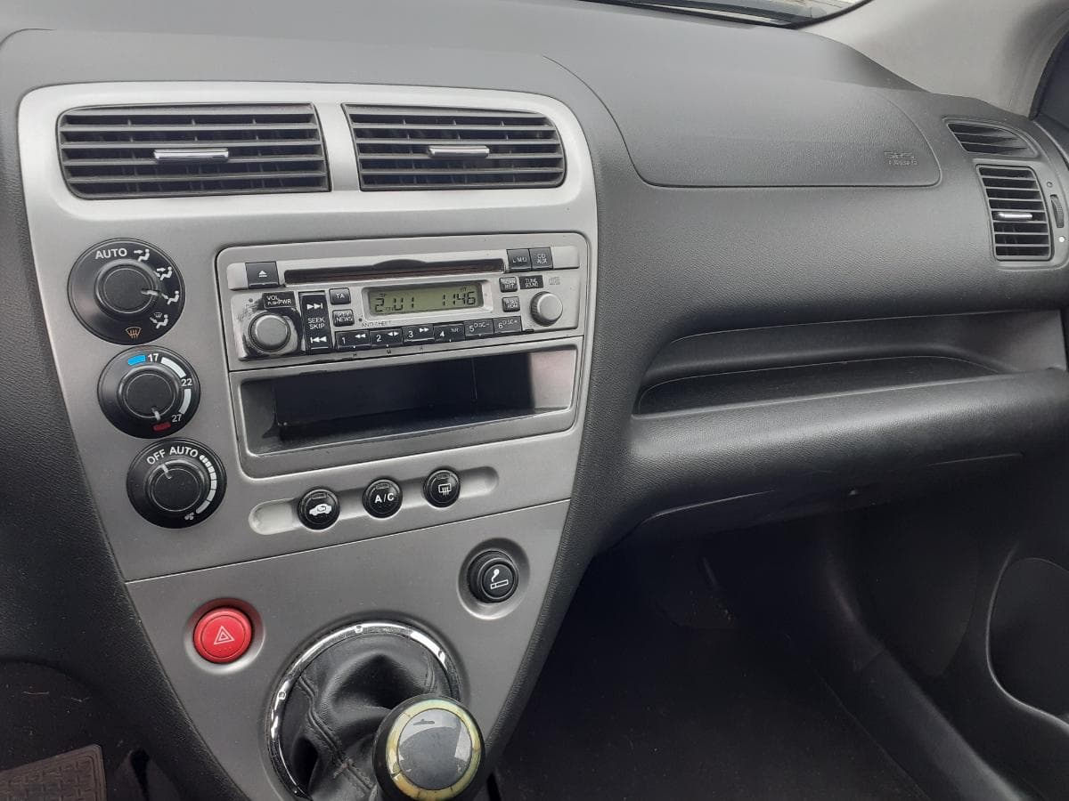 Honda Civic 1.4 IS · Ano 2004 — imagen 19