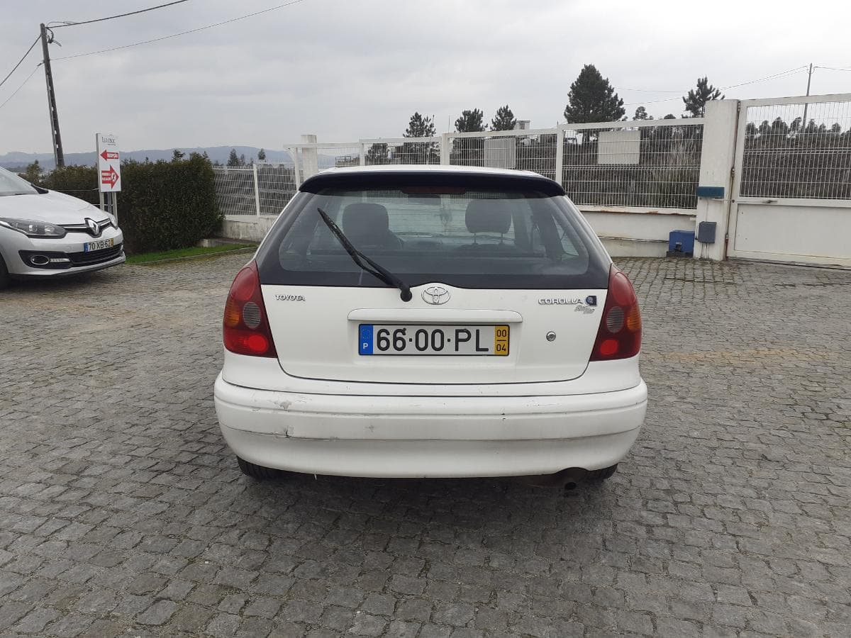 Toyota Corolla 1.9D · Ano 2000 — imagen 5