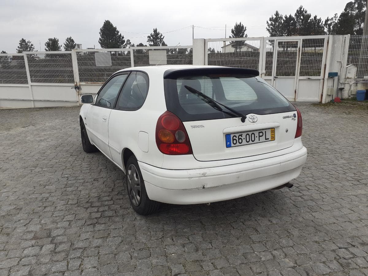 Toyota Corolla 1.9D · Ano 2000 — imagen 6