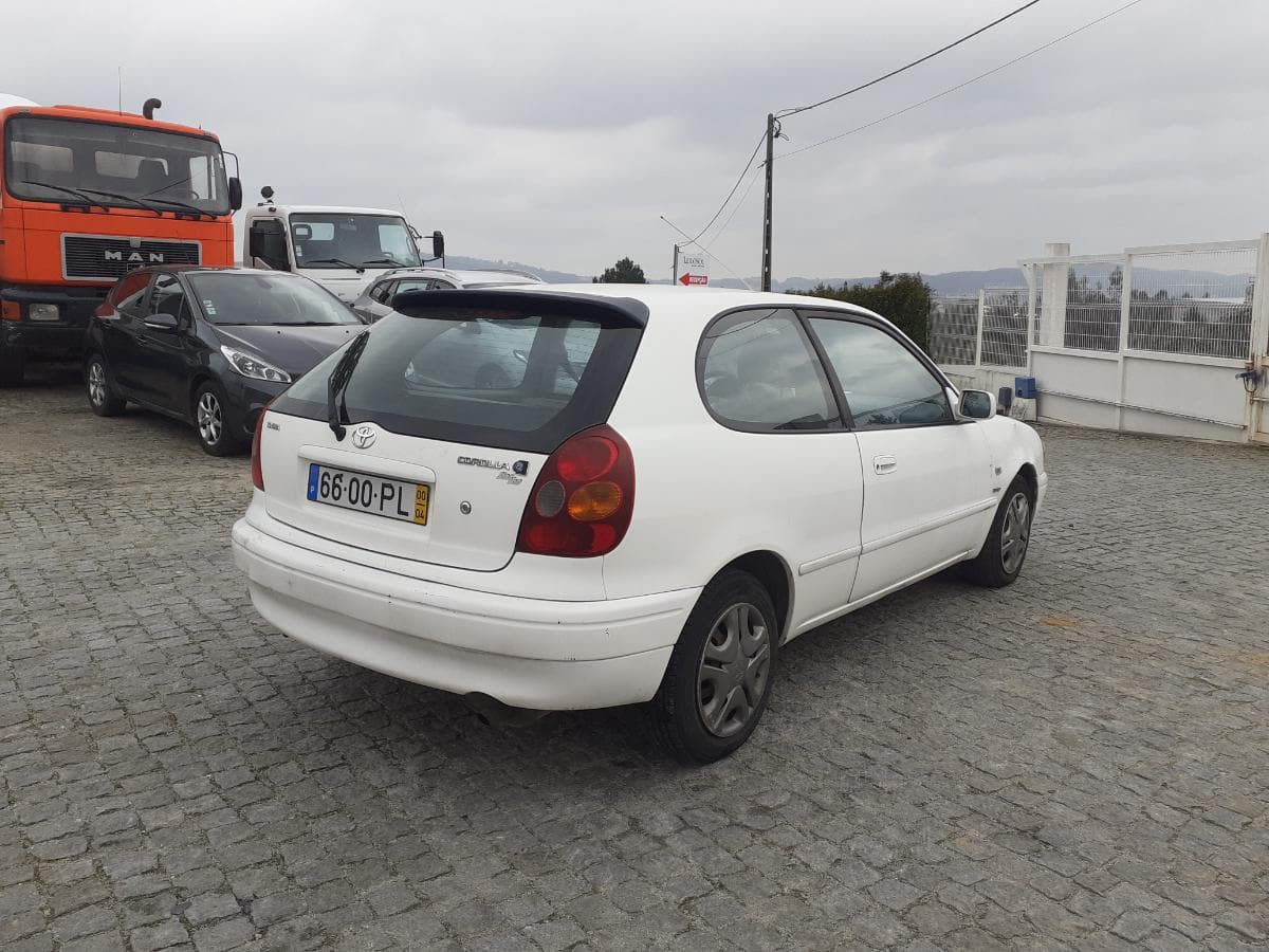 Toyota Corolla 1.9D · Ano 2000 — imagen 4