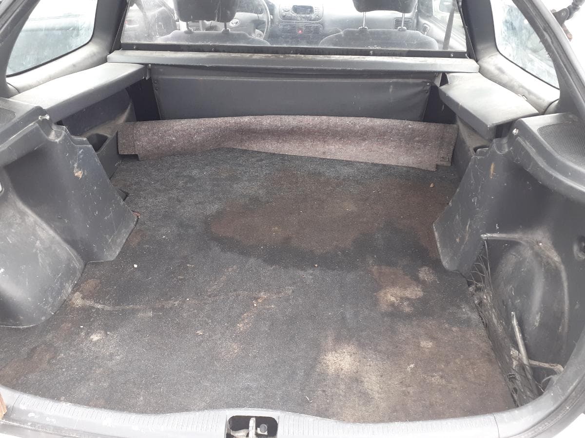 Toyota Corolla 1.9D · Ano 2000 — imagen 9