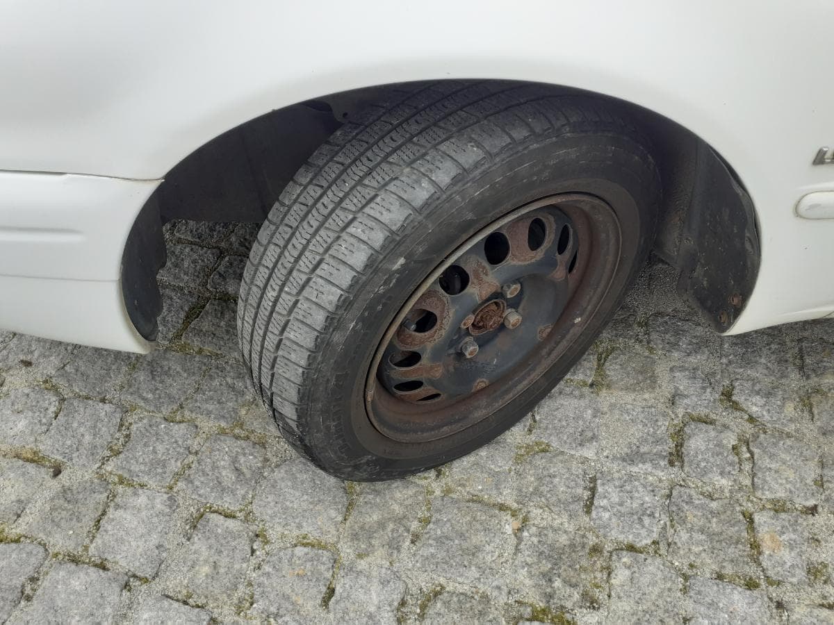 Toyota Corolla 1.9D · Ano 2000 — imagen 10