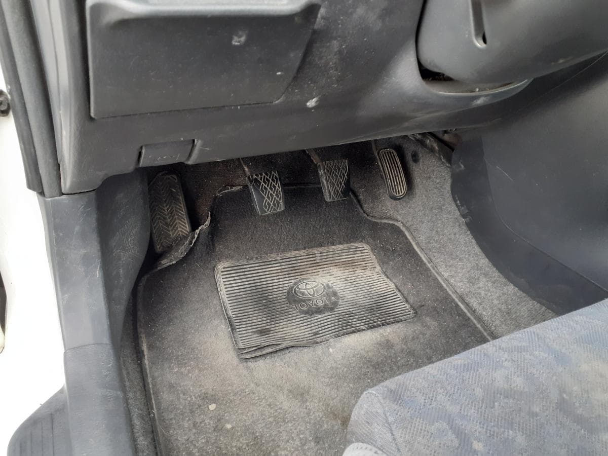 Toyota Corolla 1.9D · Ano 2000 — imagen 13