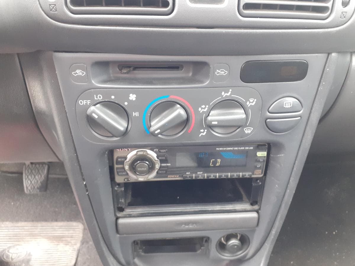 Toyota Corolla 1.9D · Ano 2000 — imagen 18