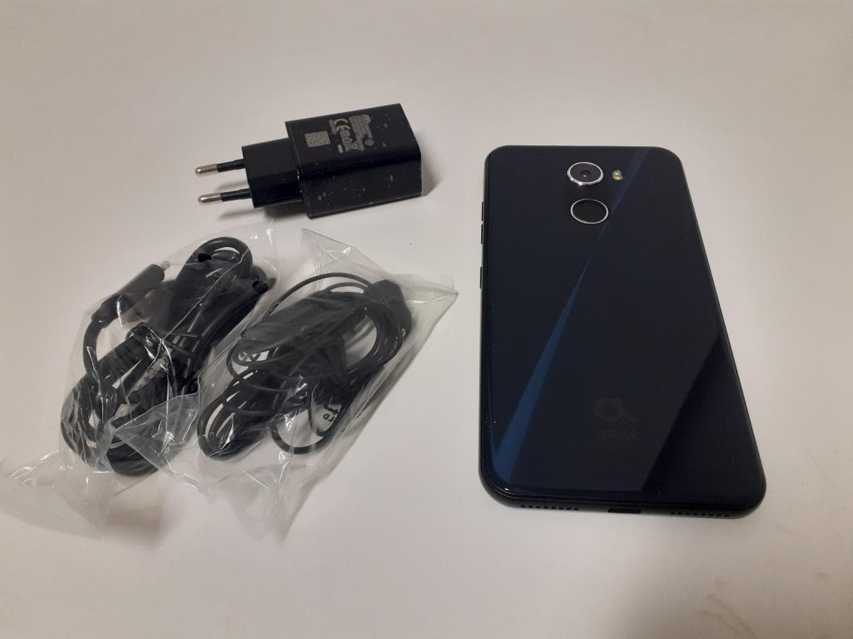 Smartphone + Headset — image 3